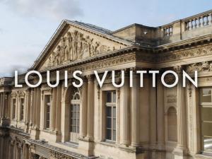 Louis Vuitton FW 19 Louvre 2